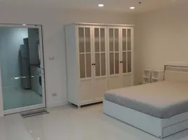 1 Schlafzimmer Wohnung zu vermieten im Silom Suite, Si Lom, Bang Rak, Bangkok