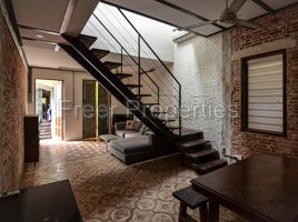 2 Schlafzimmer Wohnung zu vermieten im 2 BR apartment for rent Phsar Chas $700/month, Phsar Chas, Doun Penh