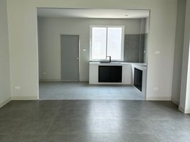 4 Bedroom House for sale in Si Thepha MRT, Thepharak, Thepharak