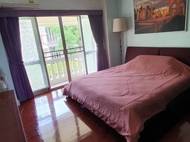 3 Bedroom Townhouse for sale at Tadarawadi South Pattaya, Nong Prue