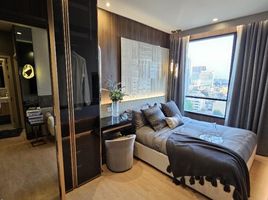2 Bedroom Apartment for rent at Maru Ekkamai 2, Khlong Tan Nuea