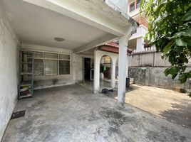 2 Schlafzimmer Reihenhaus zu vermieten in Phlapphla, Wang Thong Lang, Phlapphla