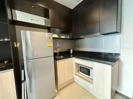 1 спален Кондо в аренду в Edge Sukhumvit 23, Khlong Toei Nuea