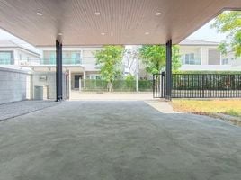 4 Bedroom House for sale at Centro Rama 9 Krungthep Kreetha, Khlong Song Ton Nun, Lat Krabang