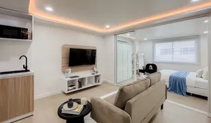 Кондо, 1 спальня на продажу в Pa Tan, Чианг Маи Lanna Condominium