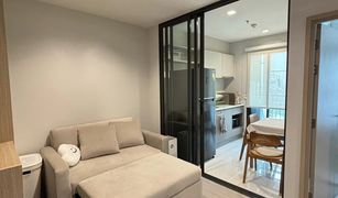 1 Bedroom Condo for sale in Talat Phlu, Bangkok Life Sathorn Sierra