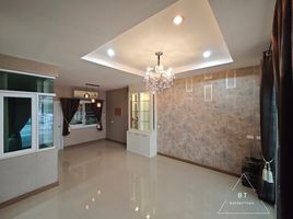 5 Bedroom Townhouse for sale at Golden Town Pinklao - Charansanitwong, Bang Kruai