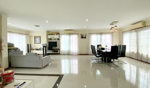 5 Bedrooms House for sale in Khlong Chan, Bangkok 