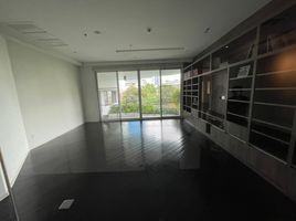 4 Bedroom Apartment for rent at Baan Koon Apartment, Thung Mahamek, Sathon