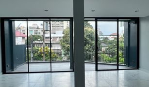 3 Bedrooms Townhouse for sale in Phra Khanong Nuea, Bangkok 