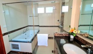 3 Bedrooms Condo for sale in Khlong Tan Nuea, Bangkok Piyathip Place