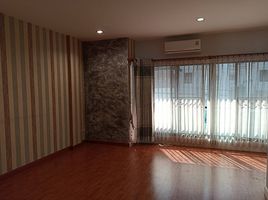 在Living Residence Rangsit-Ratchaphruek出售的4 卧室 联排别墅, Bang Phun