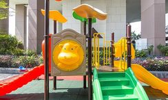 图片 3 of the Outdoor Kids Zone at Chatrium Residence Riverside