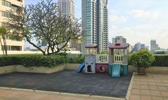 图片 2 of the Communal Garden Area at Lumpini Suite Sukhumvit 41