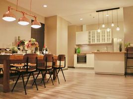 3 спален Кондо в аренду в Citi Smart Condominium, Khlong Toei