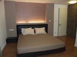 2 Schlafzimmer Appartement zu vermieten im The Clover, Khlong Tan Nuea