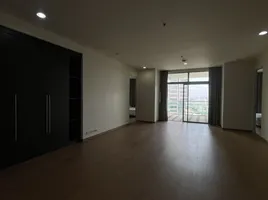 2 спален Кондо в аренду в Chatrium Residence Riverside, Wat Phraya Krai