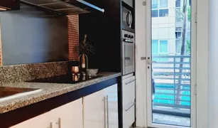 2 Bedrooms Condo for sale in Khlong Tan Nuea, Bangkok Avenue 61