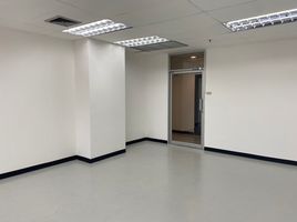 77 кв.м. Office for rent at Sino-Thai Tower, Khlong Toei Nuea