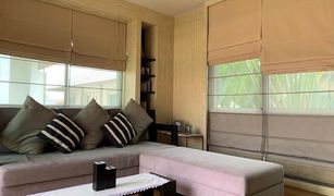 4 Bedrooms House for sale in Bang Kapi, Bangkok Issara Residence Rama 9