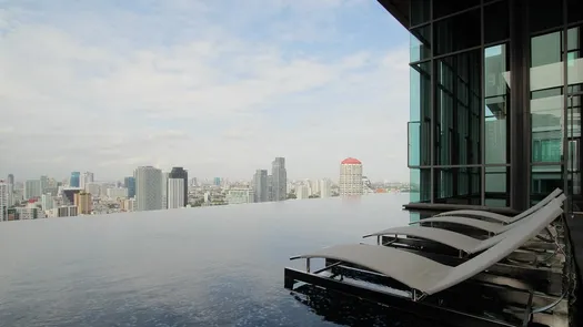 图片 1 of the Communal Pool at The Crest Sukhumvit 34