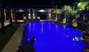 Вилла, 3 спальни на продажу в Раваи, Пхукет Bali Pool Villa Rawai
