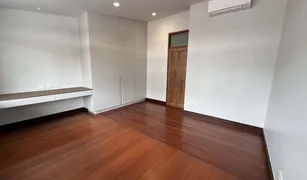 4 Bedrooms House for sale in Khlong Tan Nuea, Bangkok 