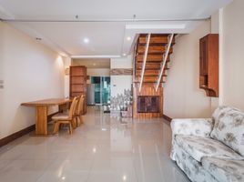 3 Schlafzimmer Reihenhaus zu vermieten in Bang Na, Bangkok, Bang Na, Bang Na