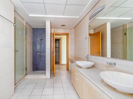 3 Bedroom Condo for sale at Al Sarrood, Shoreline Apartments, Palm Jumeirah