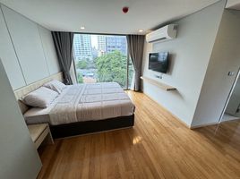 3 Bedroom Apartment for rent at Piya Apartment Sukkhumvit 15, Khlong Toei Nuea, Watthana, Bangkok