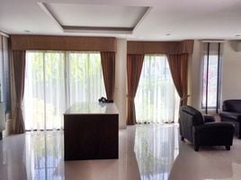 3 Bedroom House for sale at Lake View Park Wongwaen-Bangna, Dokmai