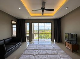 4 Schlafzimmer Villa zu verkaufen im Baan Maneekram-Jomthong Thani, Wichit