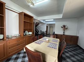 4 Schlafzimmer Villa zu vermieten im Nai Harn Villa, Rawai