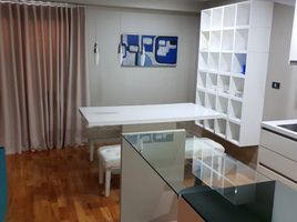 2 спален Квартира на продажу в Quad Silom, Si Lom