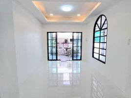 4 Bedroom Townhouse for sale at Nattakarn Petchkasem 112, Nong Khang Phlu, Nong Khaem