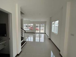 4 Bedroom Townhouse for sale at Suetrong Cozy Townhome, Lahan