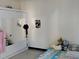 6 Schlafzimmer Reihenhaus zu verkaufen im Nirun Siri Avenue Nawamin 51, Khlong Chan