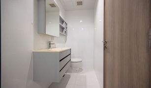 2 Bedrooms Condo for sale in Khlong Tan Nuea, Bangkok HQ By Sansiri