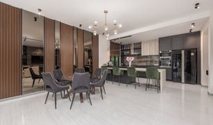 Вилла, 3 спальни на продажу в Раваи, Пхукет Nai Harn Baan Bua