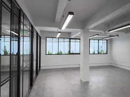 200 SqM Office for rent in Asoke, Khlong Toei Nuea, Khlong Toei