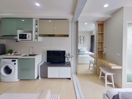 1 Schlafzimmer Wohnung zu verkaufen im Humble Living At FueangFu, Sam Sen Nok