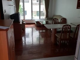 2 Schlafzimmer Appartement zu vermieten im Navin Court, Lumphini