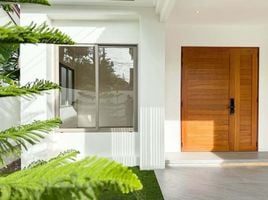3 спален Дом на продажу в Sri Suchart Grand View 2, Ko Kaeo, Пхукет Тощн