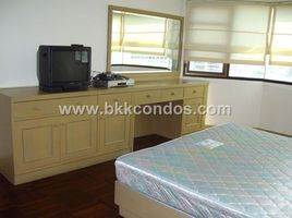 3 спален Кондо в аренду в Baan Suanpetch, Khlong Tan Nuea, Щаттхана, Бангкок