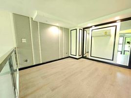 2 Bedroom Retail space for rent in Imperial World Samrong, Samrong Nuea, Bang Na