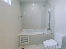 2 Schlafzimmer Appartement zu vermieten im Piyathip Place, Khlong Tan Nuea