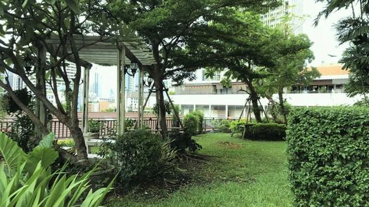 Photo 1 of the Communal Garden Area at Supalai Oriental Place Sathorn-Suanplu