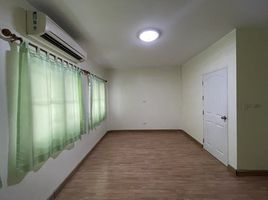 ขายทาวน์เฮ้าส์ 3 ห้องนอน ในโครงการ ดิ เอ็กซ์คลูซีฟ ทาวน์ โฮม, ประเวศ