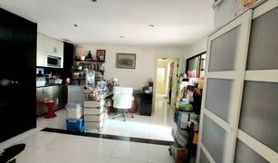 3 Bedrooms Condo for sale in Lumphini, Bangkok Regent Royal Place 2