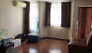 4 Bedrooms Townhouse for sale in Sam Sen Nok, Bangkok 